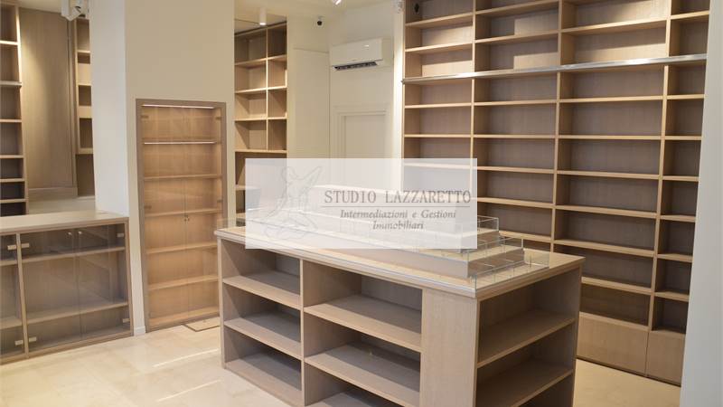 Affittasi Brescia centro storico immobile commerciale